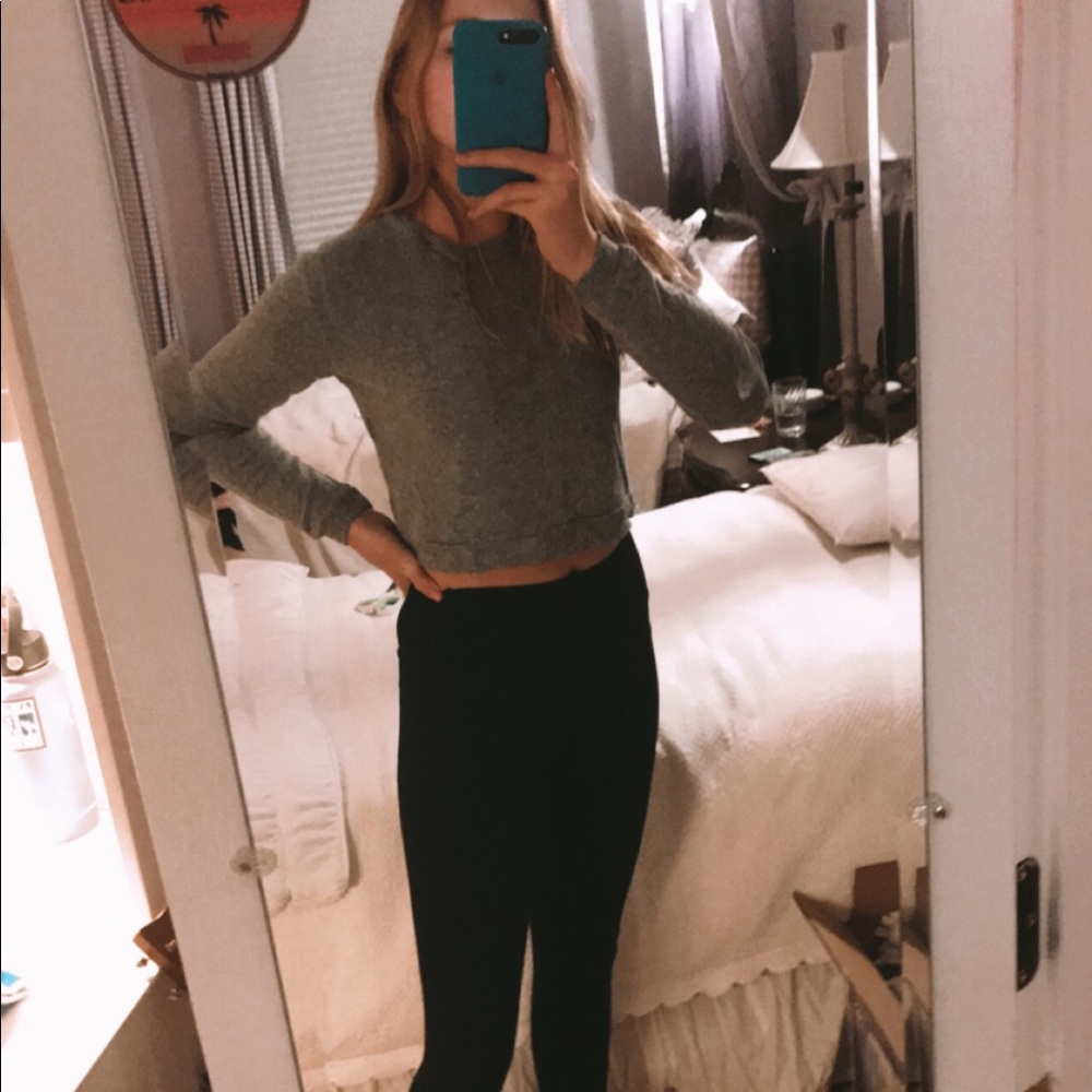 Brandy Melville cropped grey sweater!